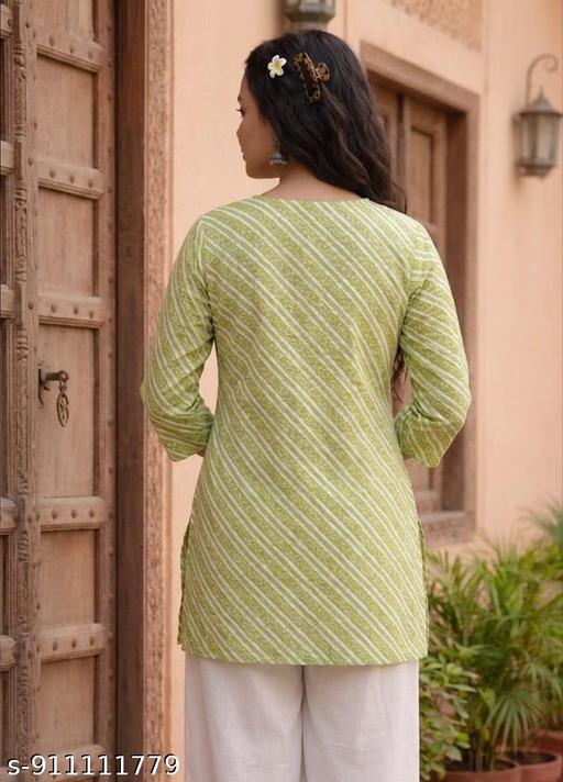 Women Printed Short Kurti//Cotton Short Kurti//Daily Wear//Office Wear - Image 3